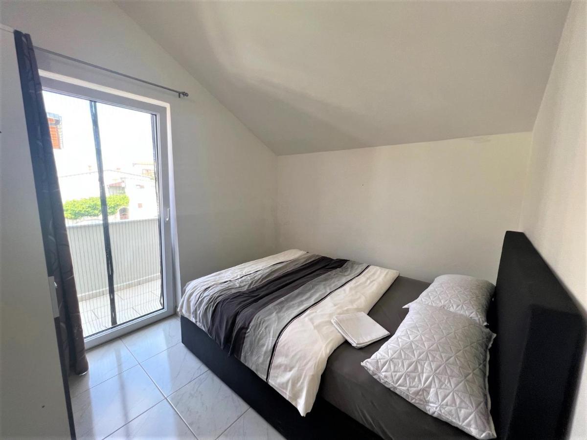 Apartments Melek 梅杜林 外观 照片