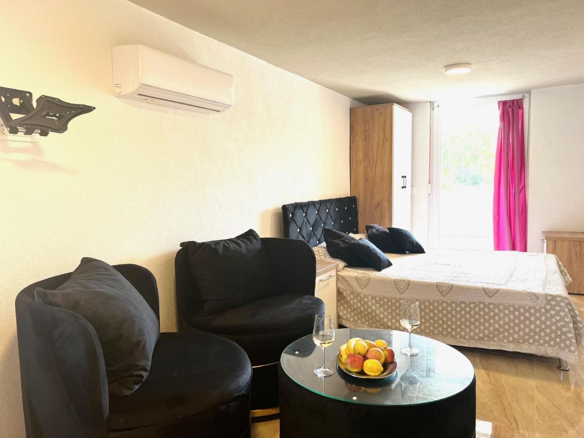 Apartments Melek 梅杜林 外观 照片