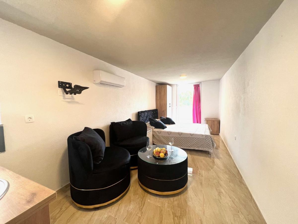 Apartments Melek 梅杜林 外观 照片