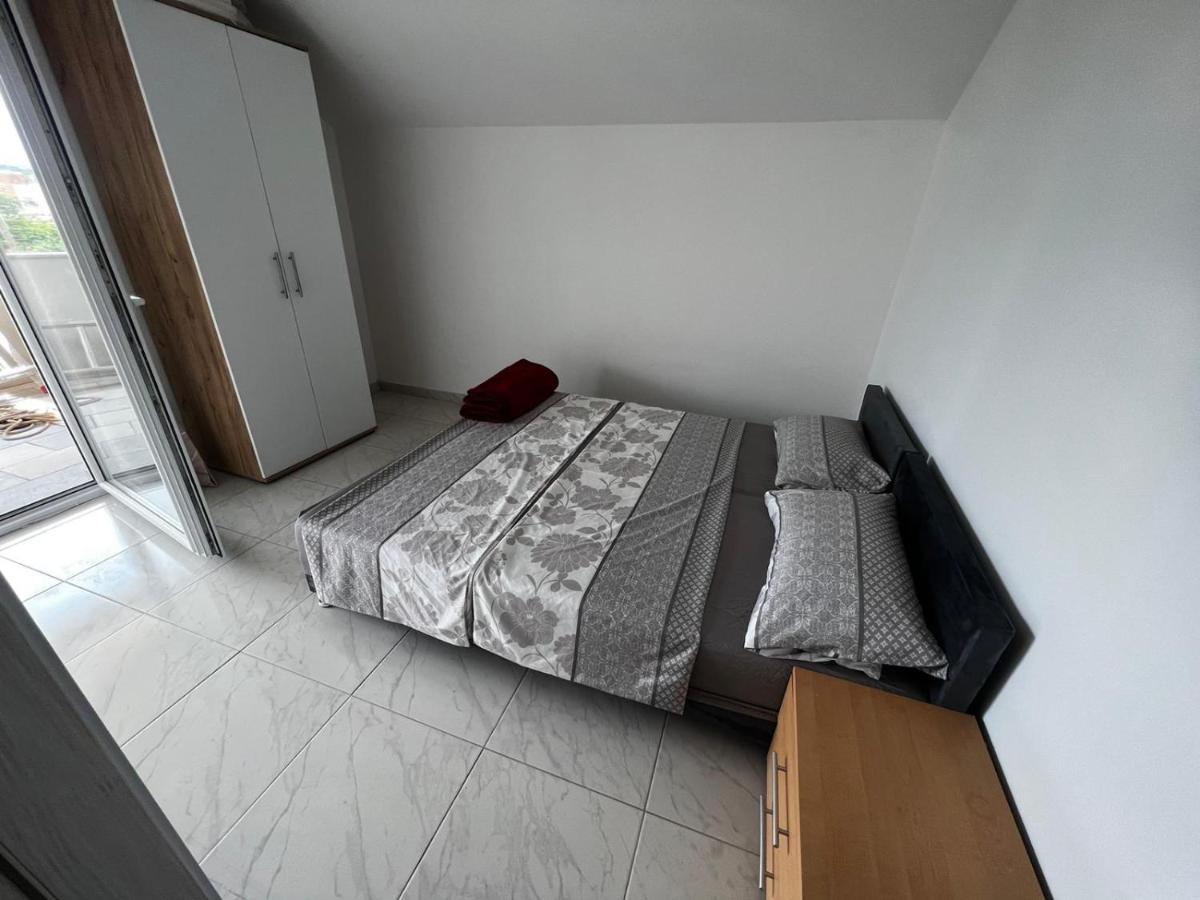 Apartments Melek 梅杜林 外观 照片